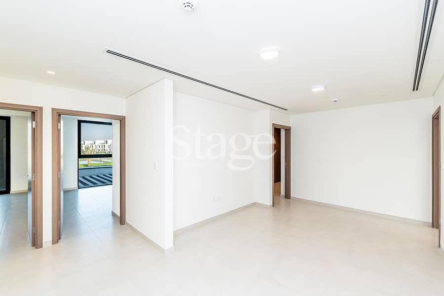 CENTRAL PARK VIEWS | Seconds from Pool | Landscaped - Image 16