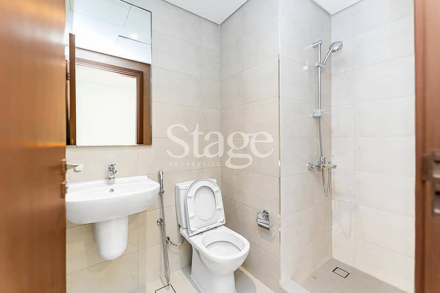 CENTRAL PARK VIEWS | Seconds from Pool | Landscaped - Image 17