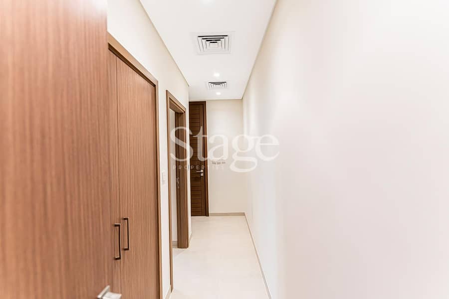 CENTRAL PARK VIEWS | Seconds from Pool | Landscaped - Image 18