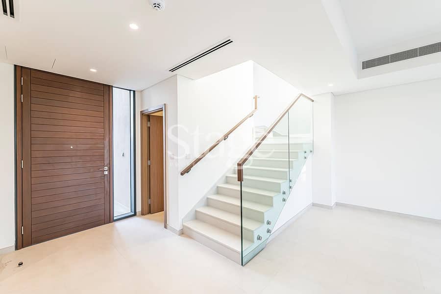 CENTRAL PARK VIEWS | Seconds from Pool | Landscaped - Image 19