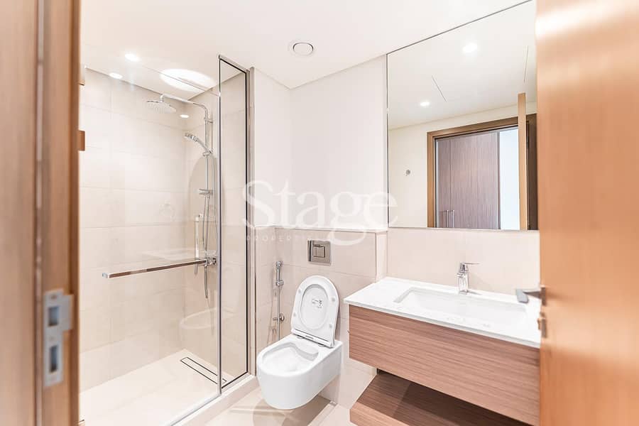 CENTRAL PARK VIEWS | Seconds from Pool | Landscaped - Image 21