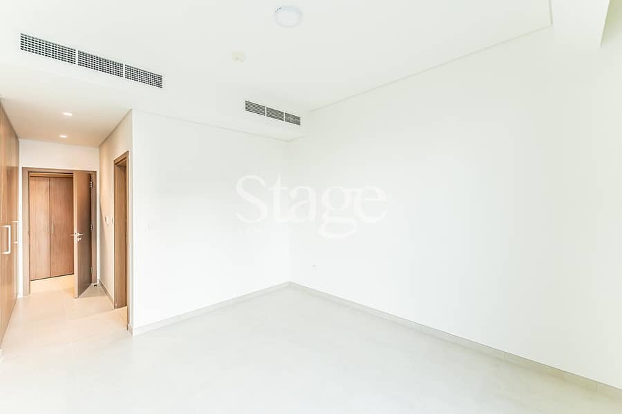 CENTRAL PARK VIEWS | Seconds from Pool | Landscaped - Image 23