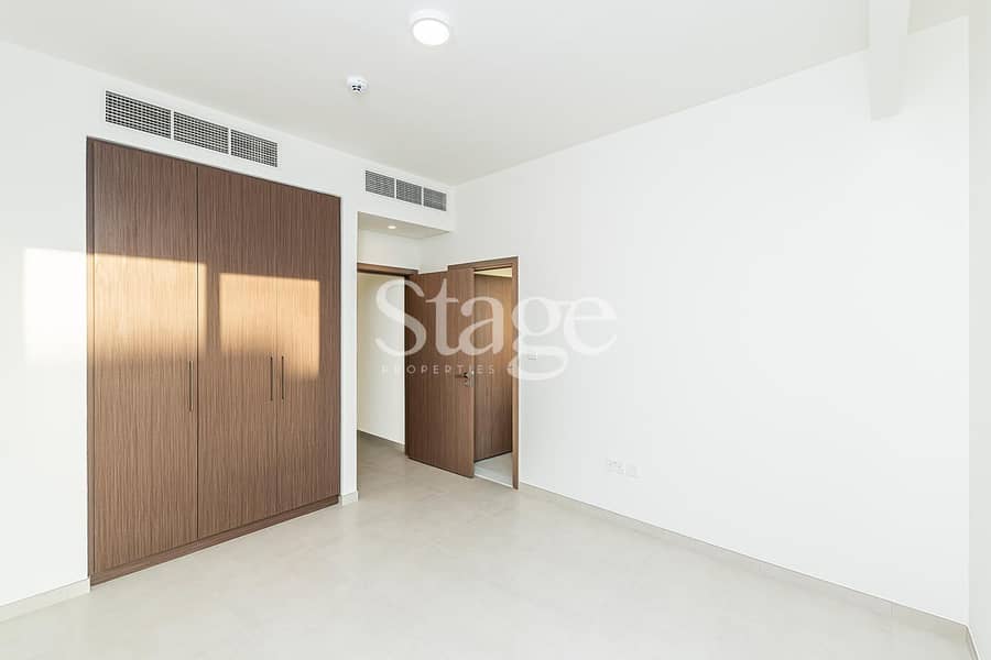 CENTRAL PARK VIEWS | Seconds from Pool | Landscaped - Image 25