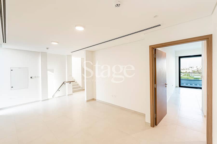 CENTRAL PARK VIEWS | Seconds from Pool | Landscaped - Image 27