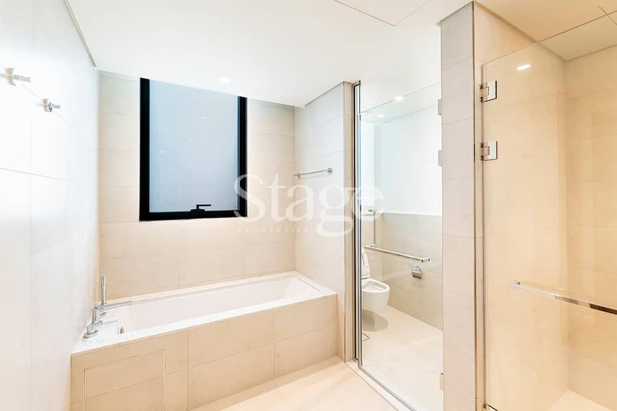 CENTRAL PARK VIEWS | Seconds from Pool | Landscaped - Image 33