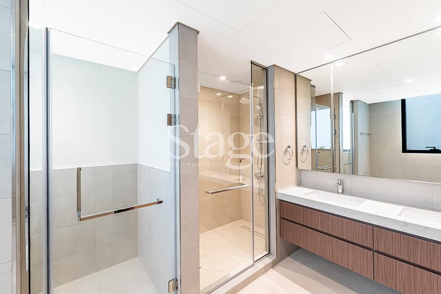 CENTRAL PARK VIEWS | Seconds from Pool | Landscaped - Image 34