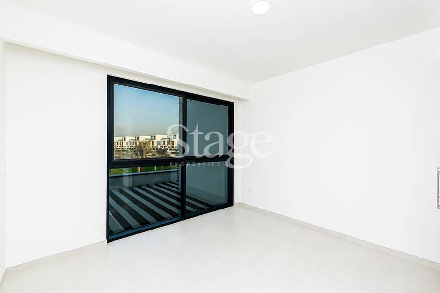 CENTRAL PARK VIEWS | Seconds from Pool | Landscaped - Image 36