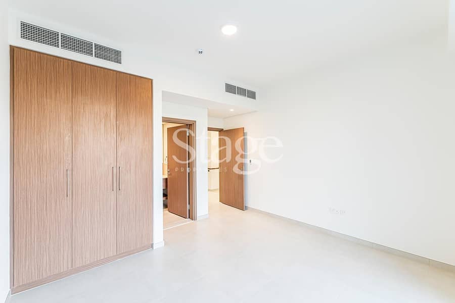 CENTRAL PARK VIEWS | Seconds from Pool | Landscaped - Image 38