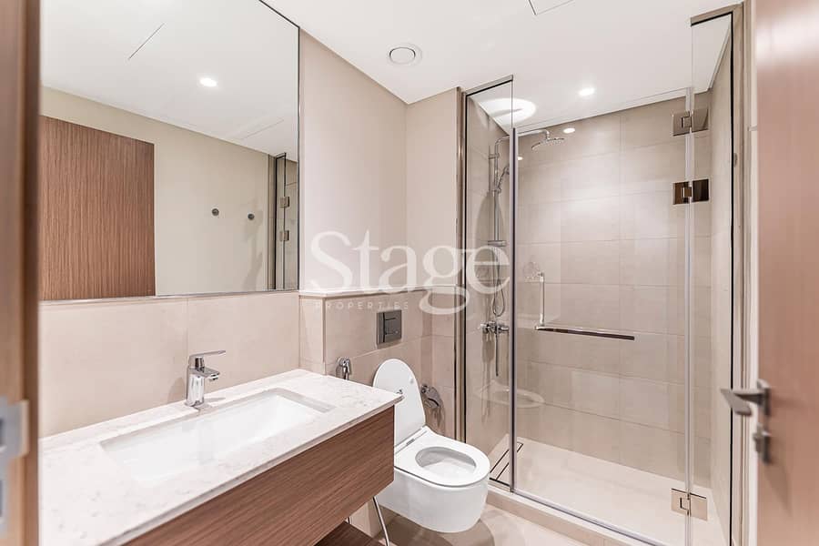 CENTRAL PARK VIEWS | Seconds from Pool | Landscaped - Image 41