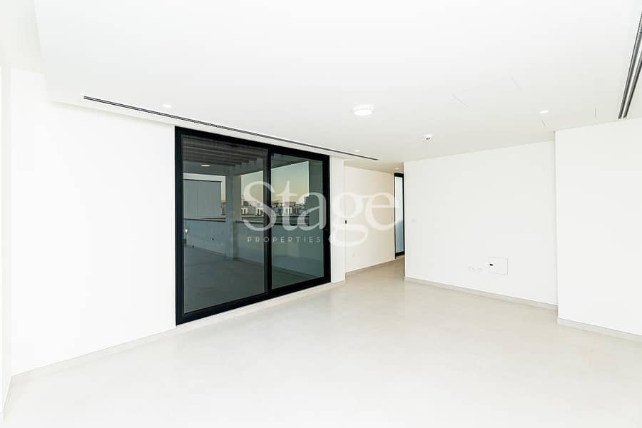 CENTRAL PARK VIEWS | Seconds from Pool | Landscaped - Image 46