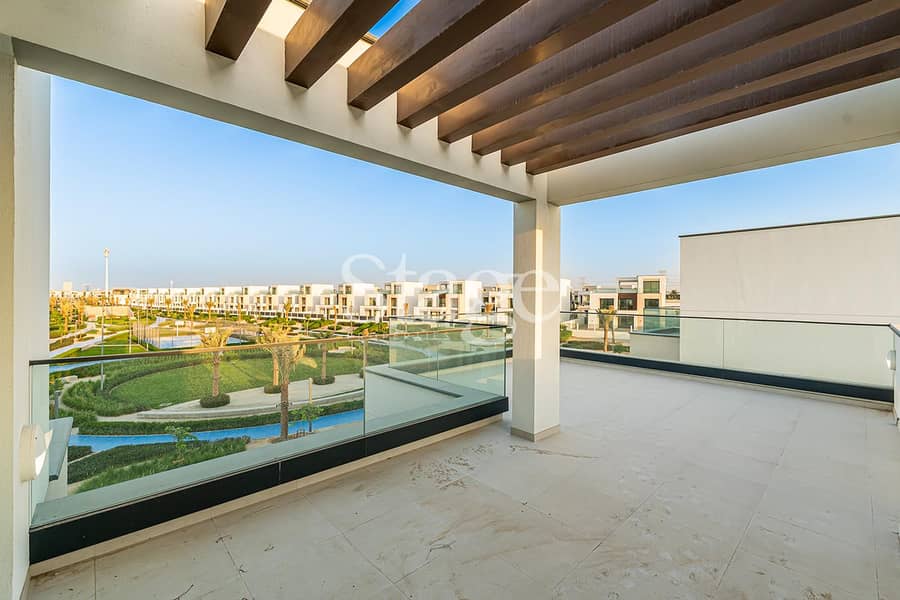 CENTRAL PARK VIEWS | Seconds from Pool | Landscaped - Image 47