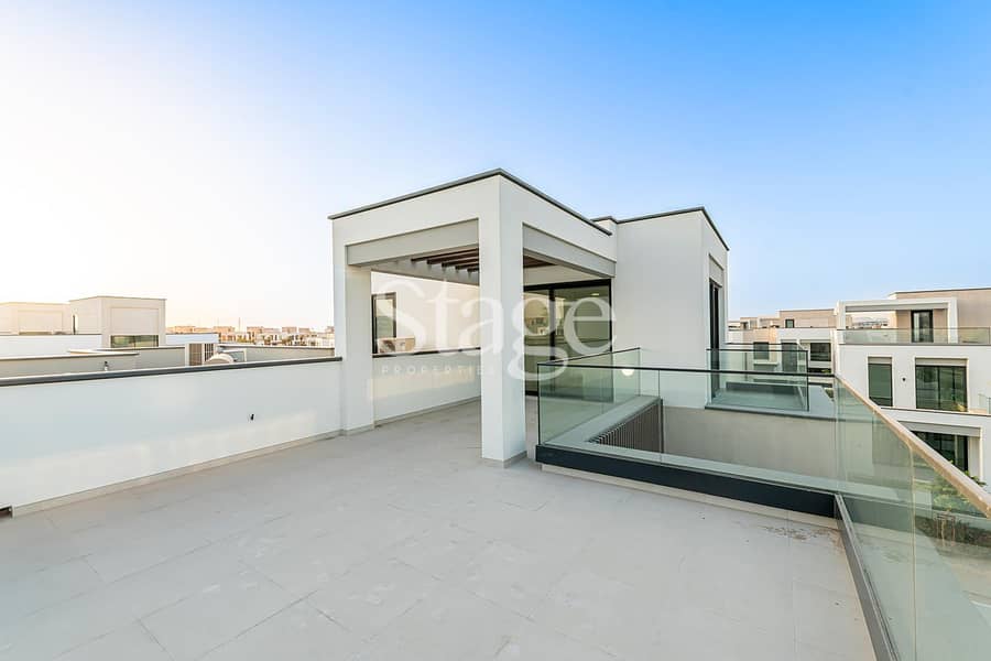 CENTRAL PARK VIEWS | Seconds from Pool | Landscaped - Image 49