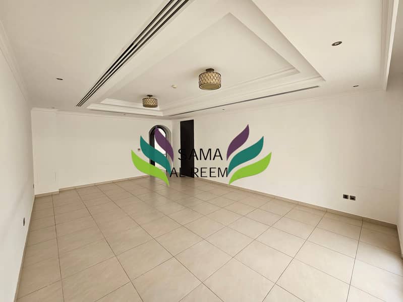 Stunning 5-Bed+Maid | Shared Pool, Gym | Vacant