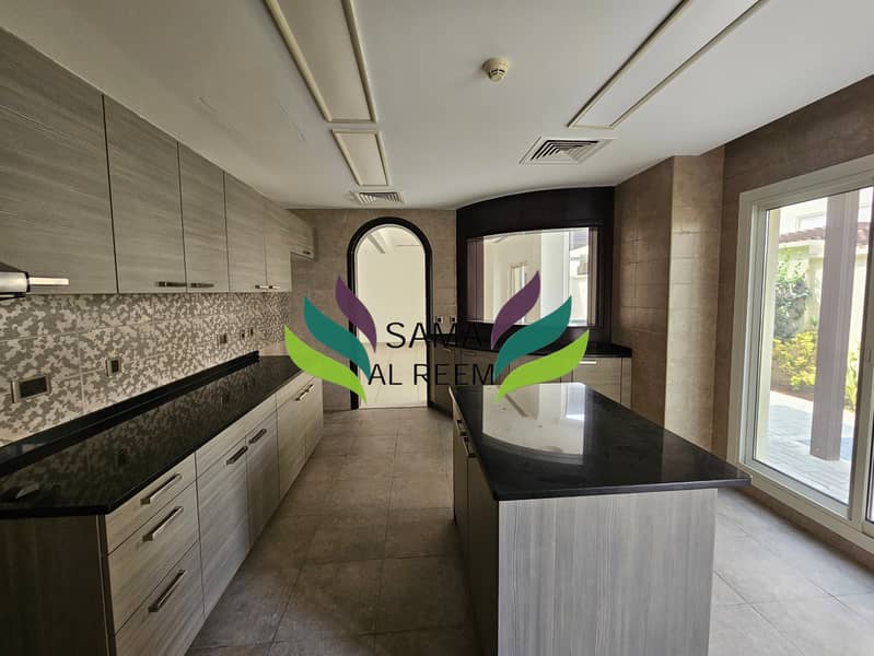 Stunning 5-Bed+Maid | Shared Pool, Gym | Vacant - Image 7