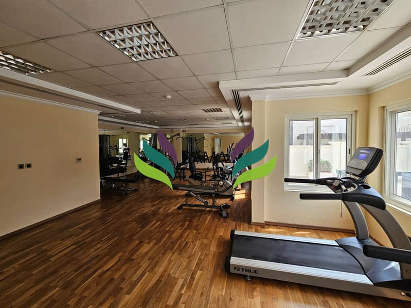 Stunning 5-Bed+Maid | Shared Pool, Gym | Vacant - Image 13