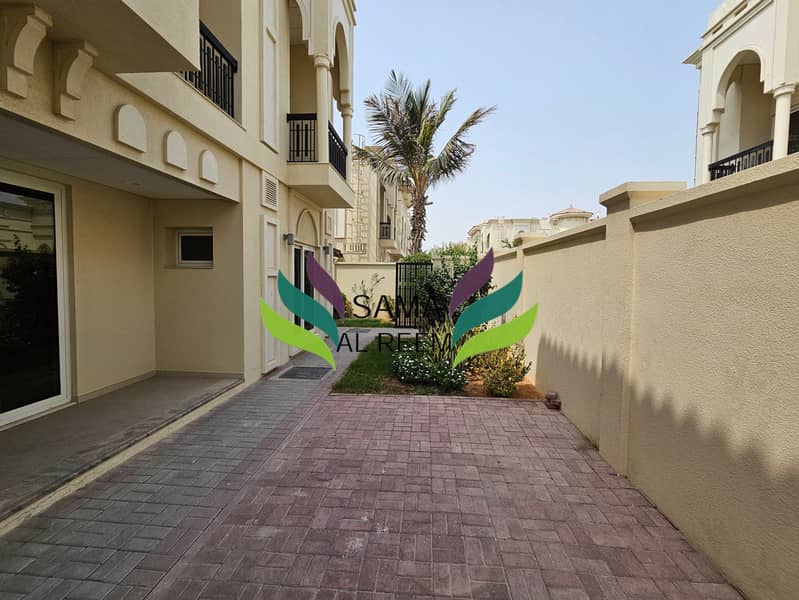 Stunning 5-Bed+Maid | Shared Pool, Gym | Vacant - Image 26