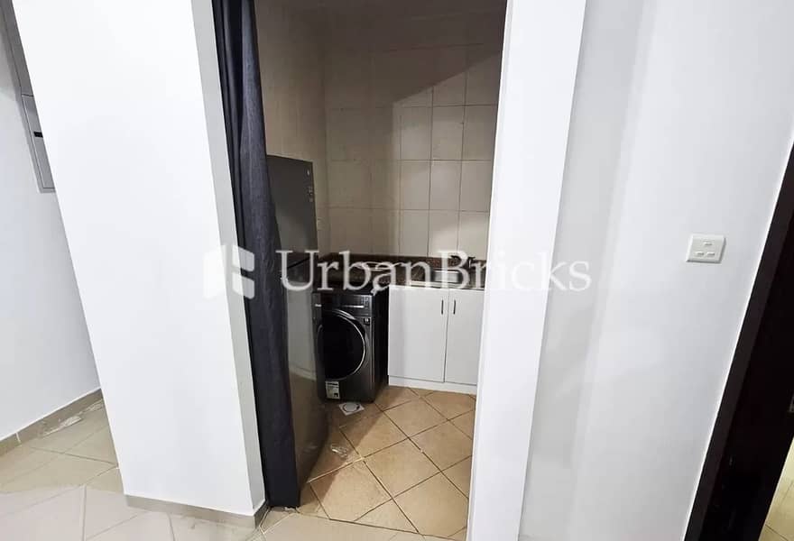 With Balcony| Lake View | Next to Metro| Furnished - Image 8