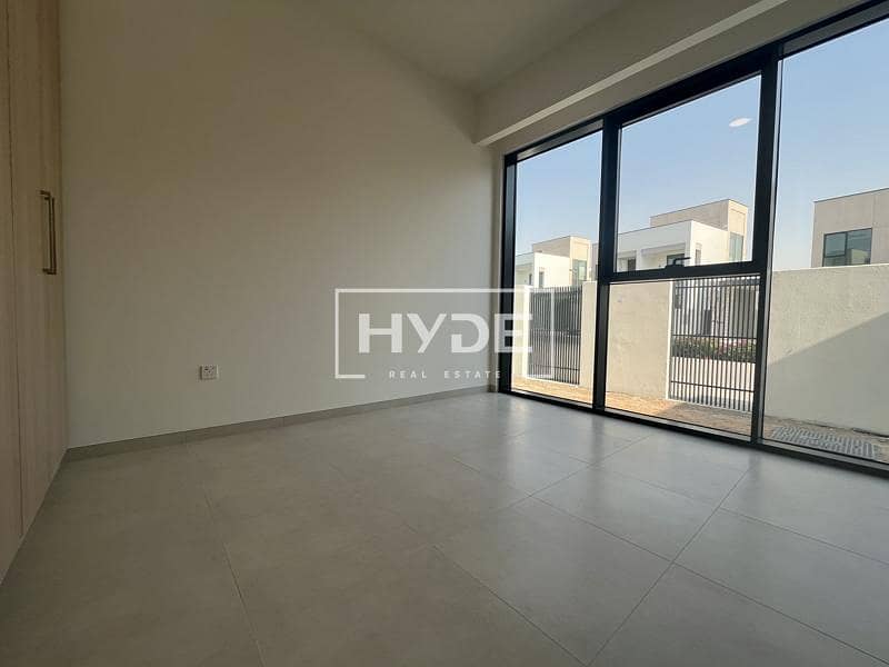 Type B | Single Row | 4 Bed + Maids Room