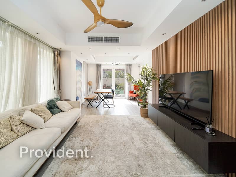 Corner Unit | Fully Furnished | Upgraded