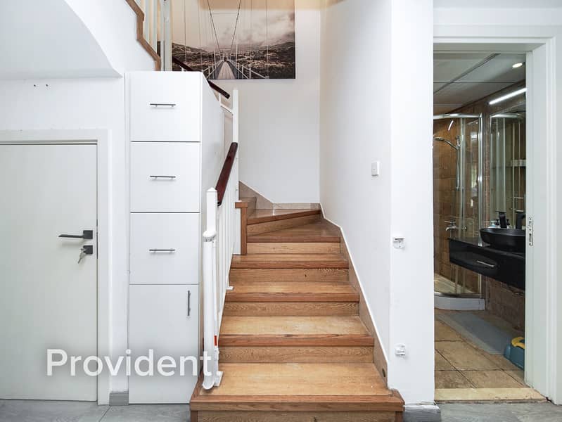 Corner Unit | Fully Furnished | Upgraded - Image 12