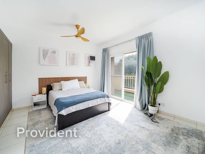 Corner Unit | Fully Furnished | Upgraded - Image 14