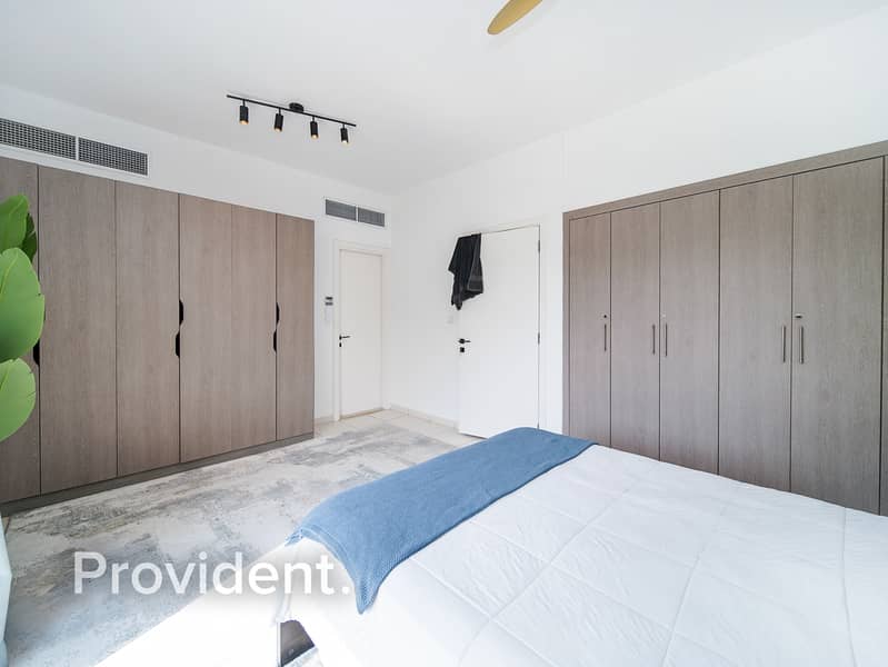 Corner Unit | Fully Furnished | Upgraded - Image 15