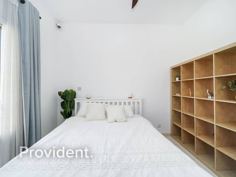 Corner Unit | Fully Furnished | Upgraded - Image 22