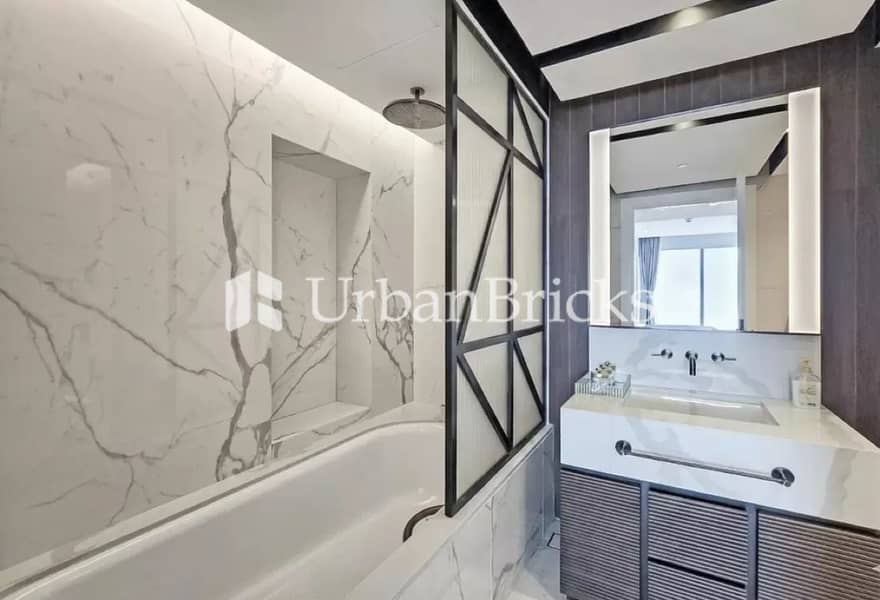 Vacant| Island View | Luxury Furniture - Image 10