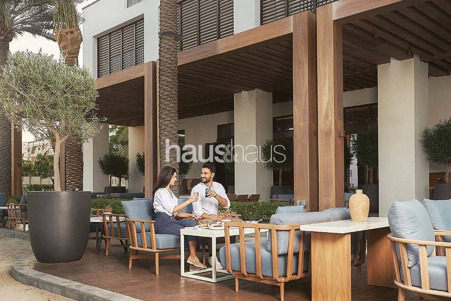 Mid Floor | Hillcrest Villa View - Image 9