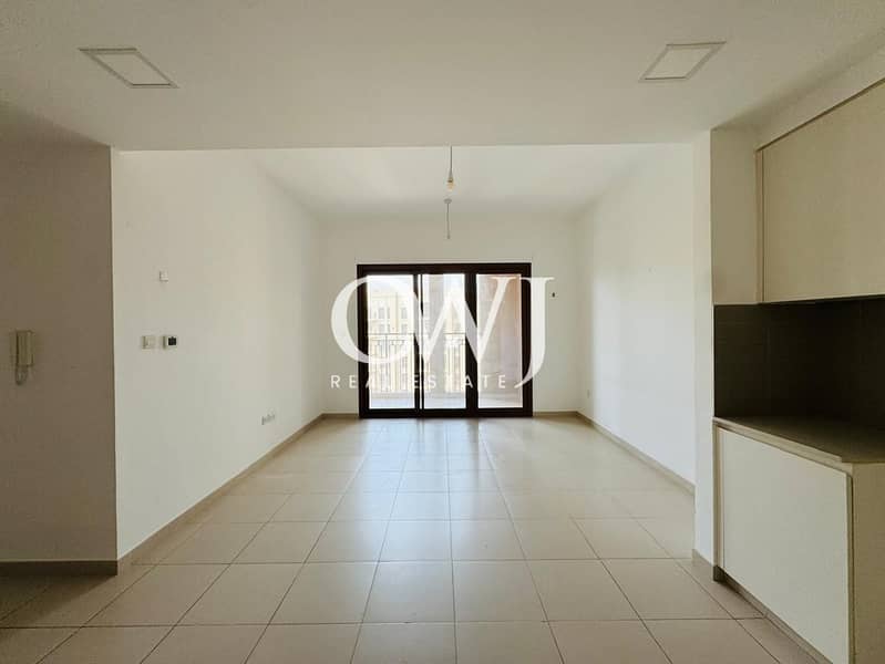 Spacious unit | Prime Location | Pool View