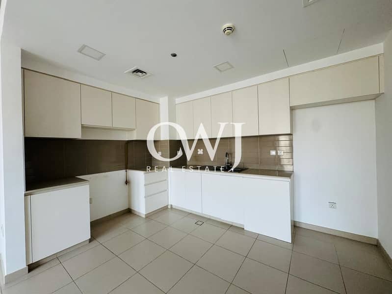 Spacious unit | Prime Location | Pool View