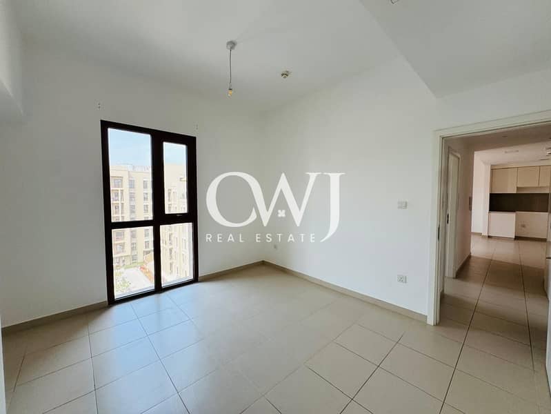 Spacious unit | Prime Location | Pool View - Image 12