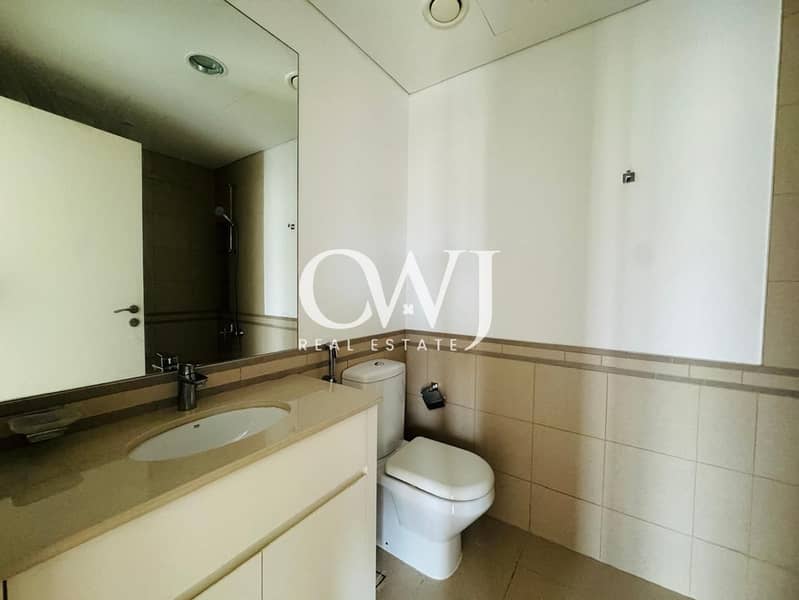 Spacious unit | Prime Location | Pool View - Image 13