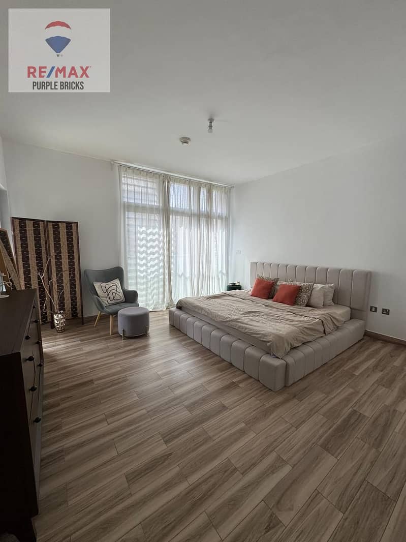 Corner Unit | Newly Upgraded Ground Floor 3BR plus Study and Maid Room with Garden - Image 25