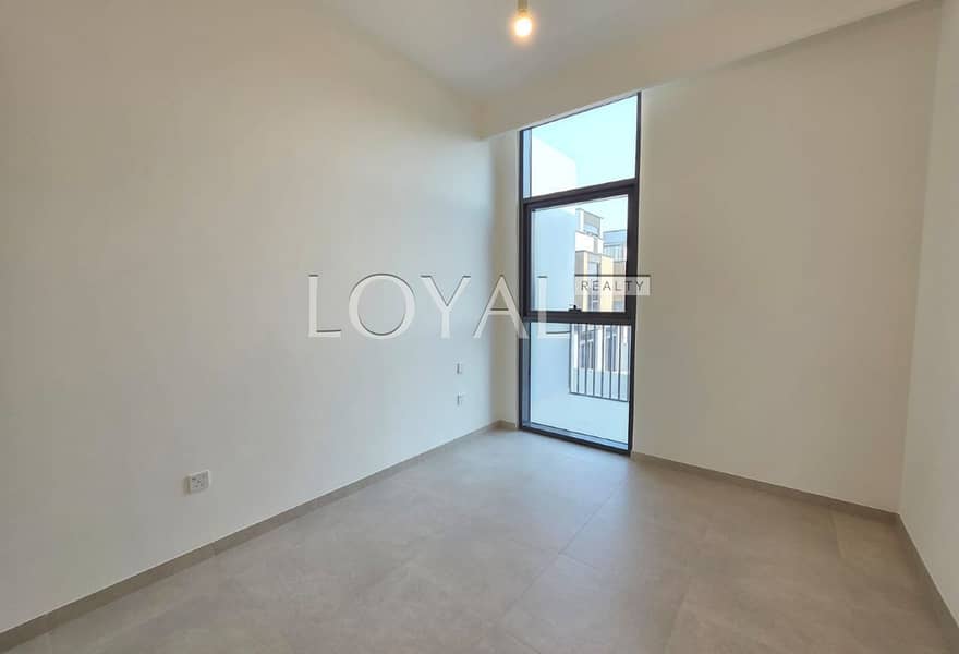 Spacious 3 BR | Multiple Options | Ready to Move - Image 6