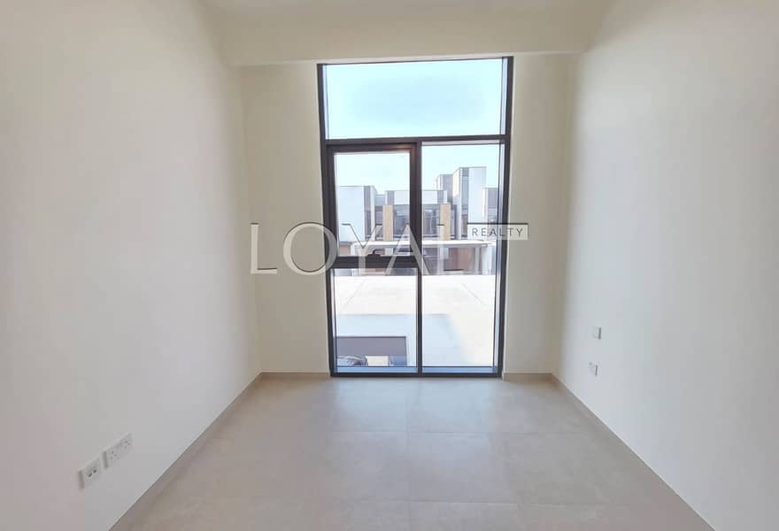 Spacious 3 BR | Multiple Options | Ready to Move - Image 8