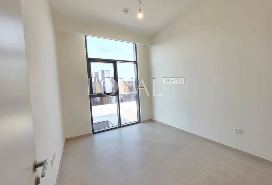 Spacious 3 BR | Multiple Options | Ready to Move - Image 9