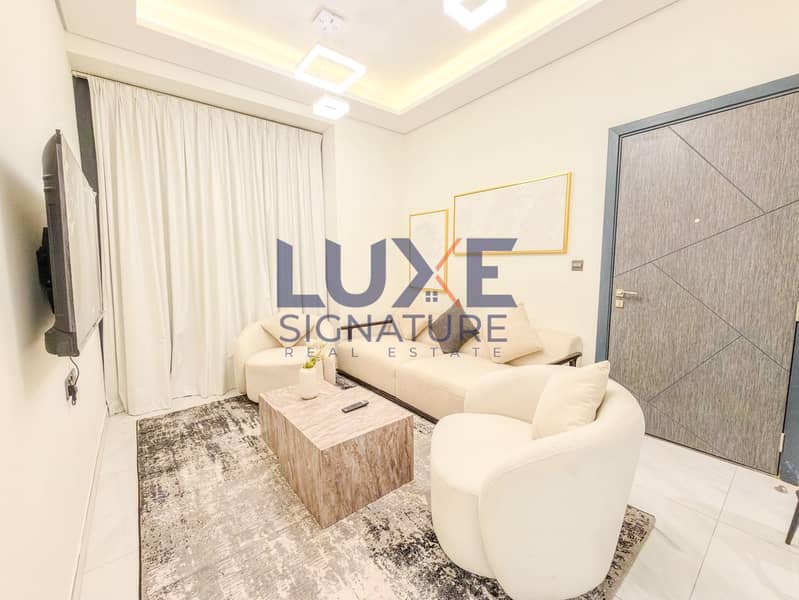 Luxury 2 Bedroom Apartment with Private Pool | Samana Golf Avenue, Dubai