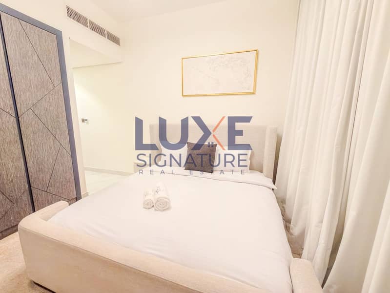 Luxury 2 Bedroom Apartment with Private Pool | Samana Golf Avenue, Dubai - Image 6