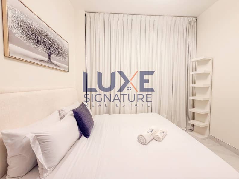 Luxury 2 Bedroom Apartment with Private Pool | Samana Golf Avenue, Dubai - Image 14