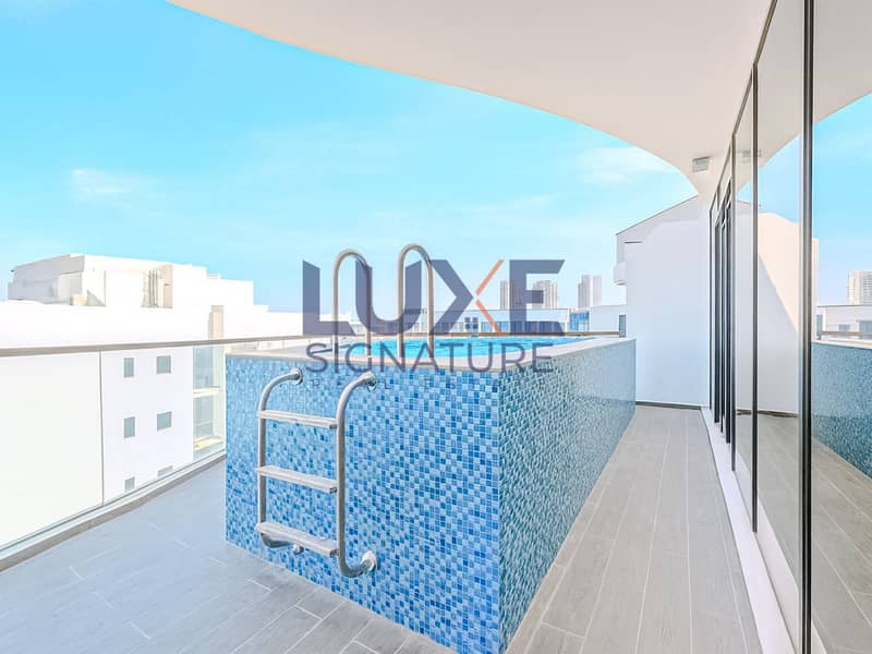 Luxury 2 Bedroom Apartment with Private Pool | Samana Golf Avenue, Dubai - Image 18