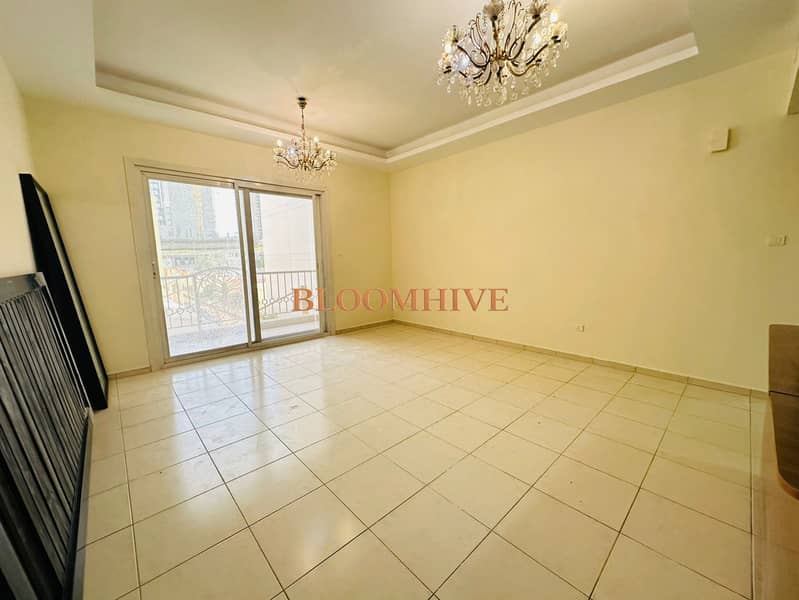 Renovated Plus Extra Spacious 1BR Gym Pool Steam & Sauna, Roof top Garden