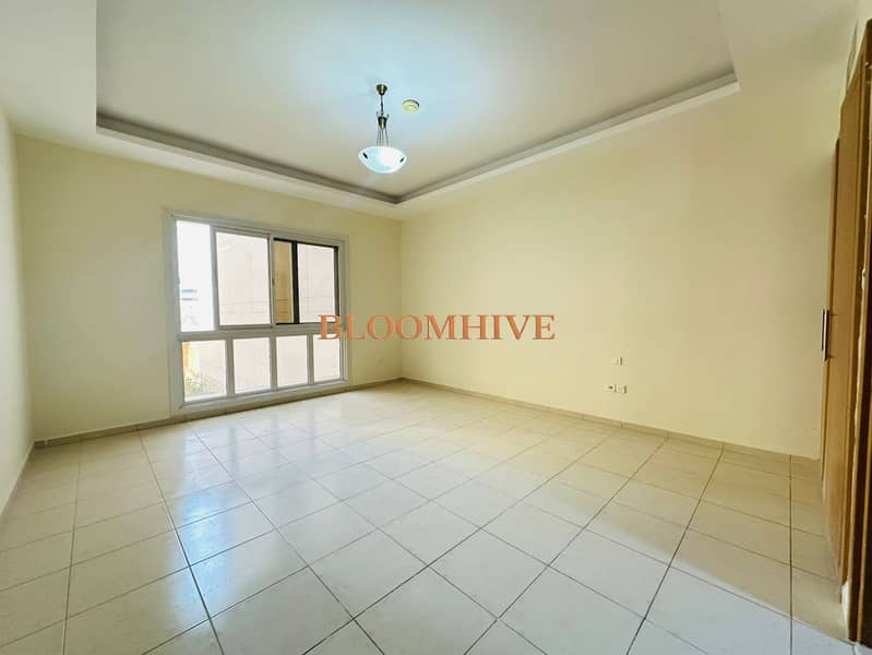 Renovated Plus Extra Spacious 1BR Gym Pool Steam & Sauna, Roof top Garden - Image 6