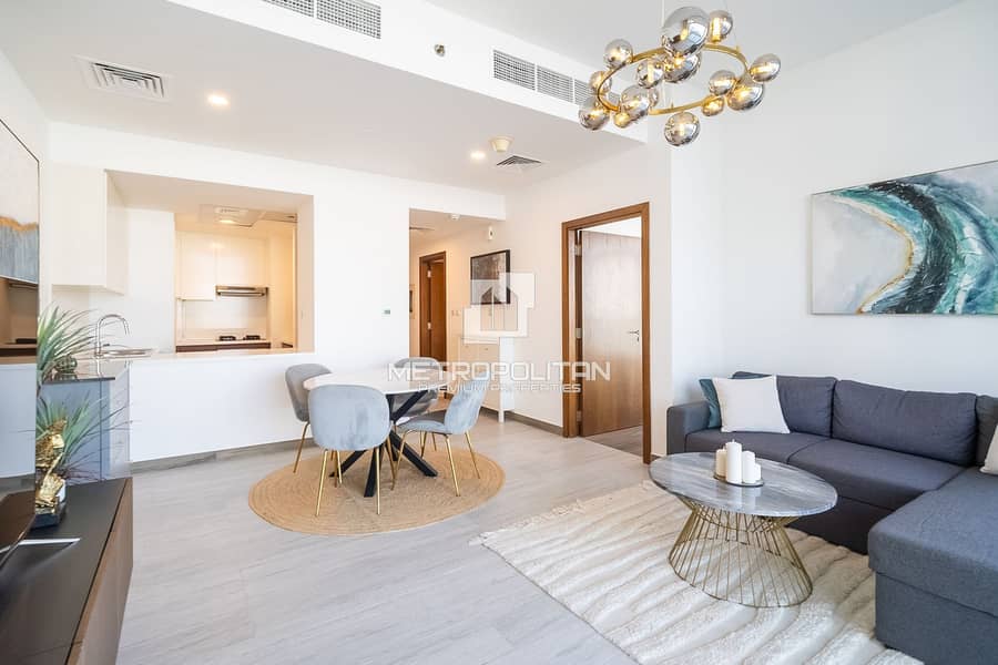 Beautifully Furnished| Upgraded| Bright| Vacant - Image 6