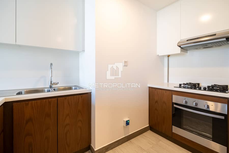 Beautifully Furnished| Upgraded| Bright| Vacant - Image 7