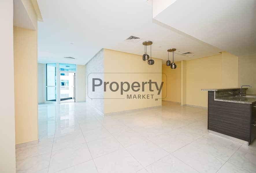 Spacious | Bright | Great Amenities | Near Metro