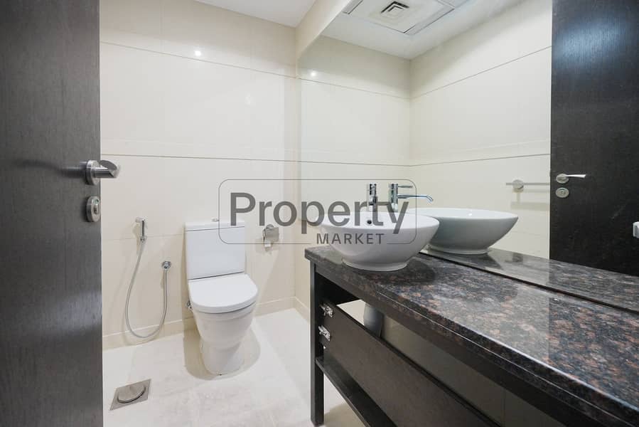 Spacious | Bright | Great Amenities | Near Metro - Image 8