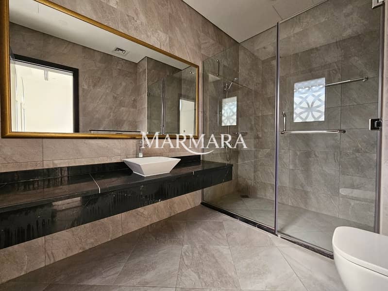 Spacious 6-Bed | Private Garden | Jumeirah 1 - Image 10