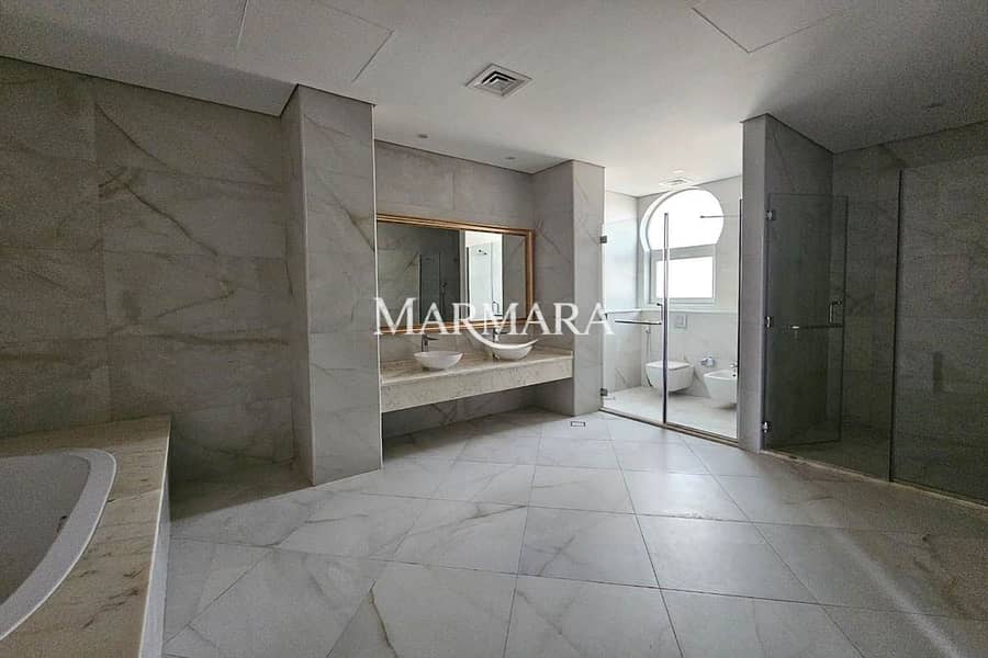 Spacious 6-Bed | Private Garden | Jumeirah 1 - Image 12