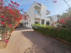 فیلا في أم سقيم 1،أم سقیم 5 غرف 360000 درهم - 14225196